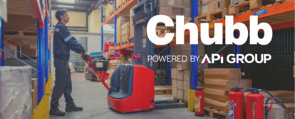 Lagerist bei der Arbeit