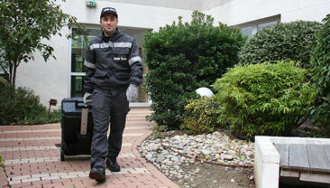 Technicien Chubb qui part en intervention