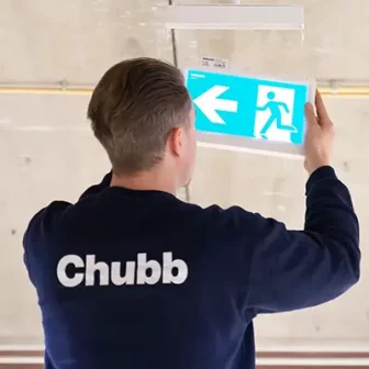 service en onderhoud aan noodverlichting